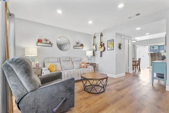 1479 Spring Valley Cmn, Livermore CA: https://media.crmls.org/mediaz/145bc8d2-ba51-42c8-aca6-371e68694be7.jpg