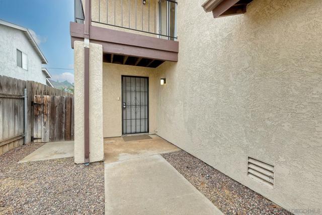 1415 17 Flag Ln, El Cajon CA: https://media.crmls.org/mediaz/145c08e5-cd60-4f4c-8b1d-6a5e8b22bc9a.jpg