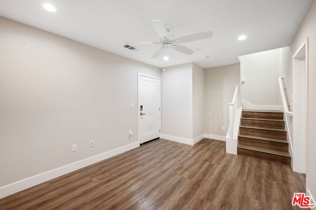 4394 Paxton Place, Calabasas CA: https://media.crmls.org/mediaz/145c0b58-1195-4a3a-a9bc-a736ab05a39f.jpg