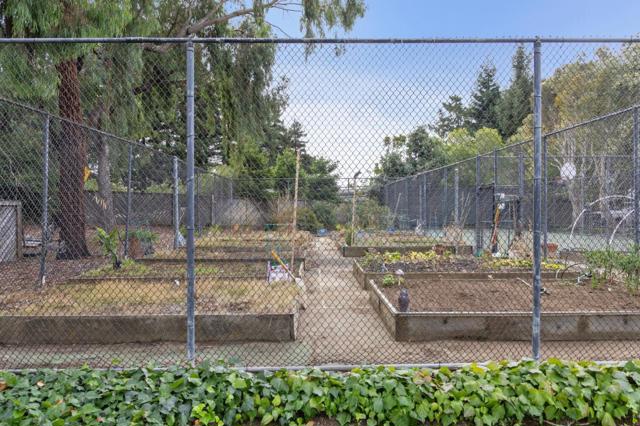 1016 Shoreline Drive, San Mateo CA: https://media.crmls.org/mediaz/145ce882-8e4e-4ed6-b9bc-7eb196baa149.jpg