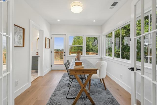1129 WELLINGTON STREET, Oakland CA: https://media.crmls.org/mediaz/145d568f-5bb9-453e-ba6f-8867ef012631.jpg