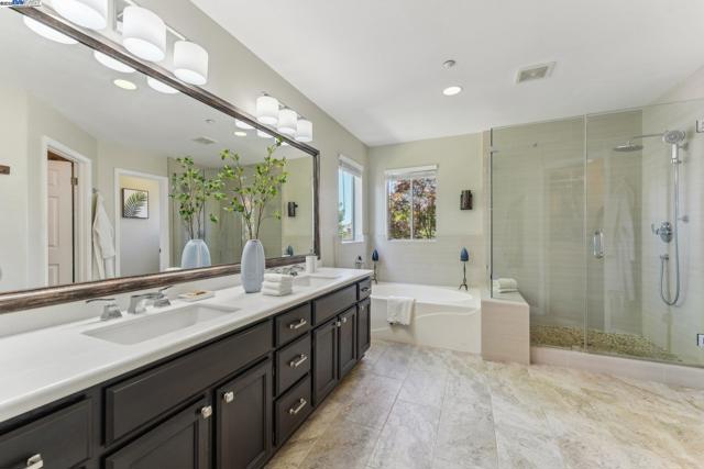 1159 Vintner Pl, Livermore CA: https://media.crmls.org/mediaz/145f0799-82d6-4448-a252-e67ee27a6ac1.jpg
