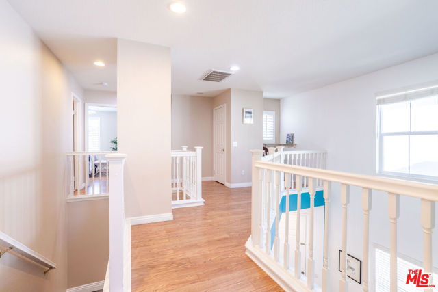 29266 Pilgrim Court, Valencia CA: https://media.crmls.org/mediaz/145f458b-8209-4328-99b2-41fe52ae6ba6.jpg