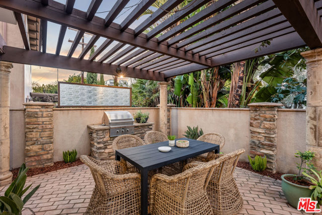7320 Trask Avenue, Playa del Rey CA: https://media.crmls.org/mediaz/145f94df-bfd3-4f69-853a-0f5542f16c33.jpg