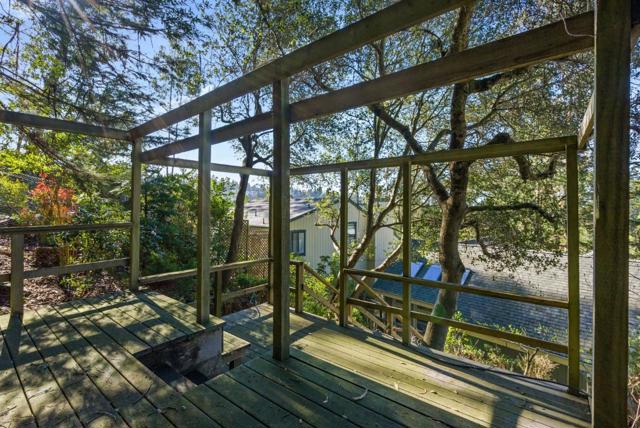 1910 Arrowhead Drive, Oakland CA: https://media.crmls.org/mediaz/145fe9e8-d3fe-4c07-b3a6-f8b4c878a209.jpg