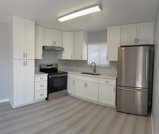 Detail Gallery Image 4 of 19 For 3850 Martha Street, San Diego,  CA 92117 - 3 Beds | 2 Baths