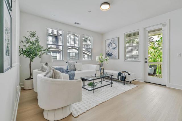 100 Live Oak Way, Belmont CA: https://media.crmls.org/mediaz/14604664-be10-4da8-b3de-83118353403d.jpg