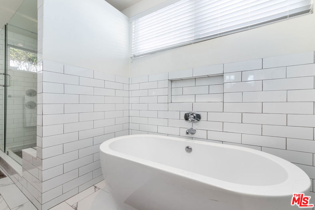Thumbnail 28