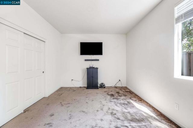 Image 10 of 33 For 1113 Strawberry Ln