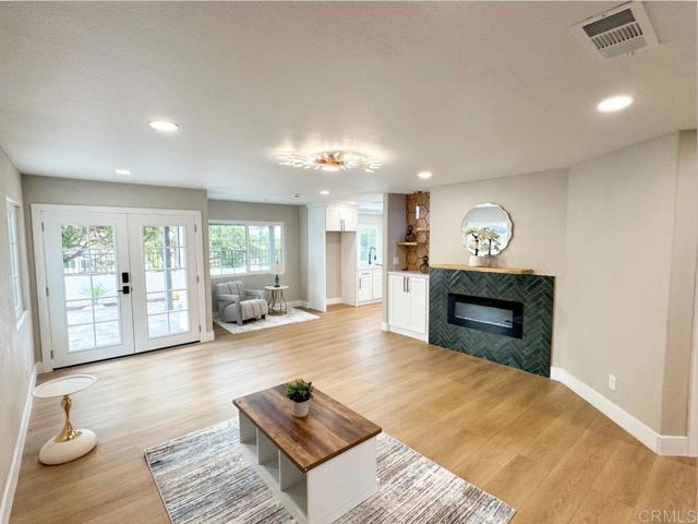 Detail Gallery Image 17 of 51 For 2030 San Remo Dr, Oceanside,  CA 92056 - 4 Beds | 3 Baths