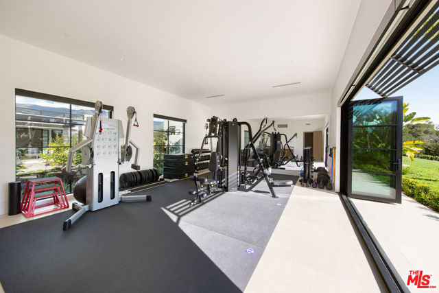 1437 S Jameson Lane, Montecito CA: https://media.crmls.org/mediaz/1461866a-3409-451b-adb3-b6699f1d101f.jpg