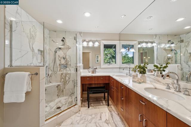 1149 Camino Vallecito, Lafayette CA: https://media.crmls.org/mediaz/14619032-c84b-4bee-87aa-9d09c100d37c.jpg