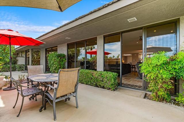 132 Columbia Drive, Rancho Mirage CA: https://media.crmls.org/mediaz/14619398-dcfd-4050-88ee-dd248e2b896e.jpg