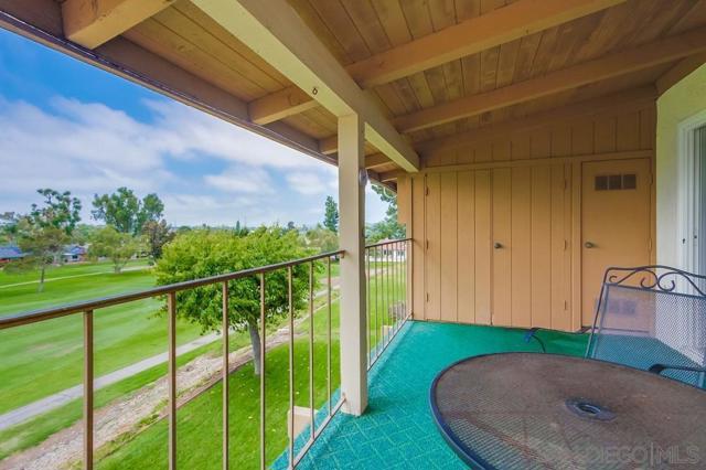1976 Fairway Circle, San Marcos CA: https://media.crmls.org/mediaz/1461adc7-956d-4ab6-a041-0b1ad0987a09.jpg