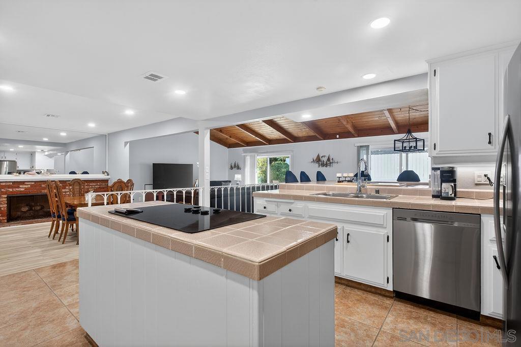 5349 Vickie Dr - photo 6