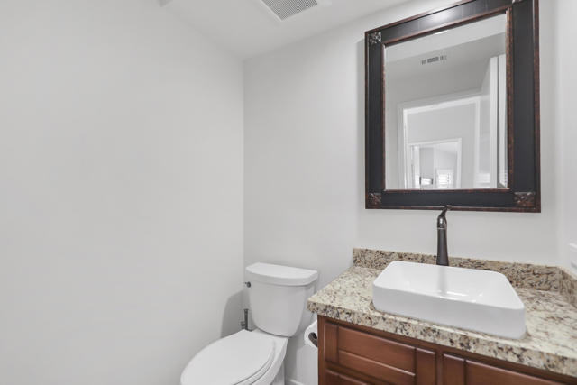 54801 Inverness Way, La Quinta CA: https://media.crmls.org/mediaz/14623605-d076-4558-9bf0-250dc48986ce.jpg