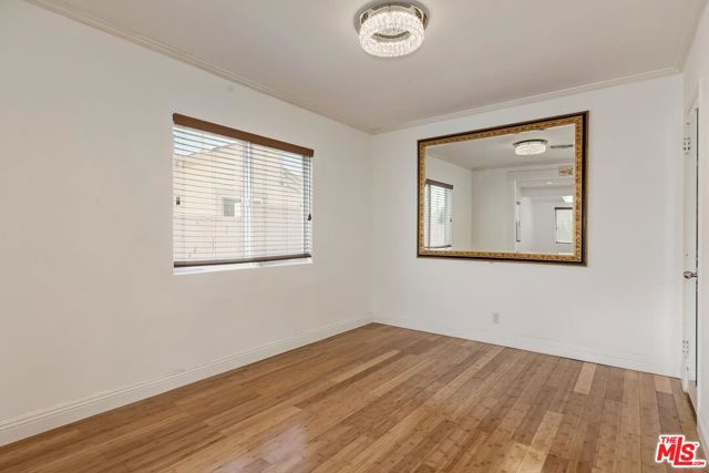 5049 Hesperia Avenue, Encino CA: https://media.crmls.org/mediaz/14642fbb-3bd0-4f92-8756-cc59a6b1df41.jpg