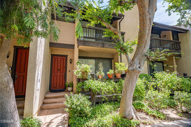 21901 Burbank Boulevard, Woodland Hills CA: https://media.crmls.org/mediaz/146524e1-9582-456d-b5a0-98e47441d12b.jpg