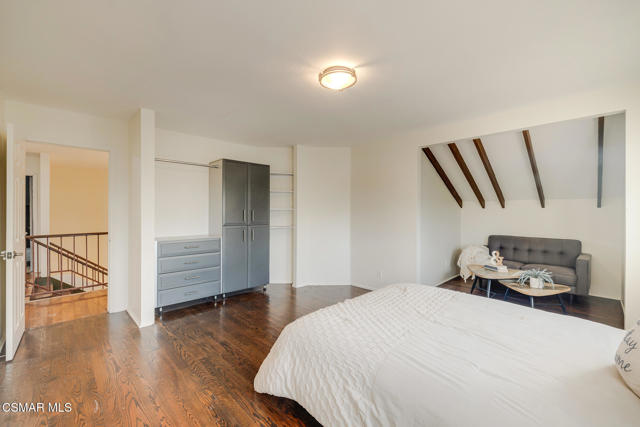 12208 Cherry Grove Street, Moorpark CA: https://media.crmls.org/mediaz/14659ee7-51ee-40db-ac2d-0fa684d5ed38.jpg