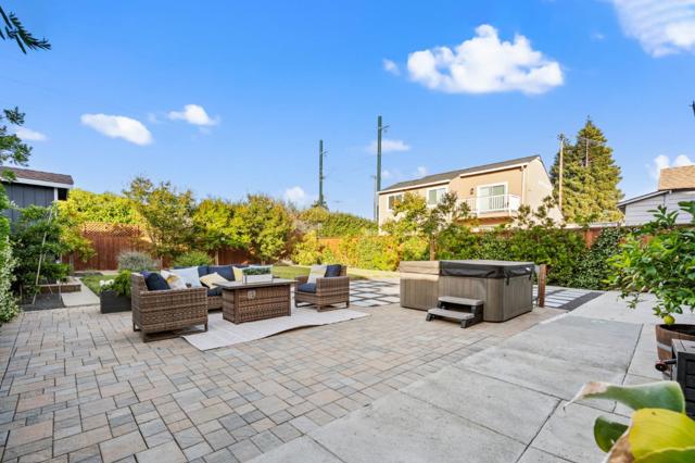 212 Ramona Street, San Mateo CA: https://media.crmls.org/mediaz/1465f37d-89af-443a-8cf4-bee5aeb51ae7.jpg
