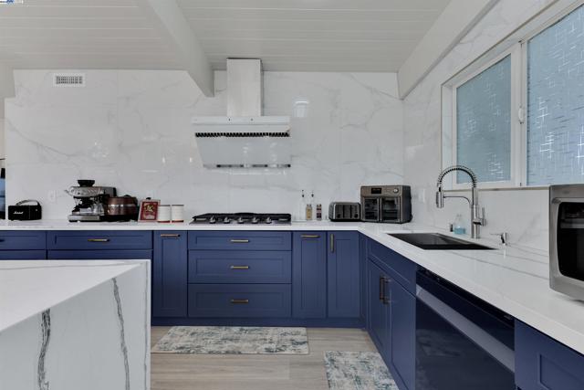 1167 Temple Dr, Pacheco CA: https://media.crmls.org/mediaz/1466ac8f-424a-49c6-b22b-071893b17b1c.jpg