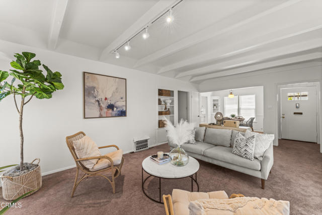 Detail Gallery Image 4 of 39 For 130 132 Virginia Dr, Ventura,  CA 93003 - 3 Beds | 2 Baths