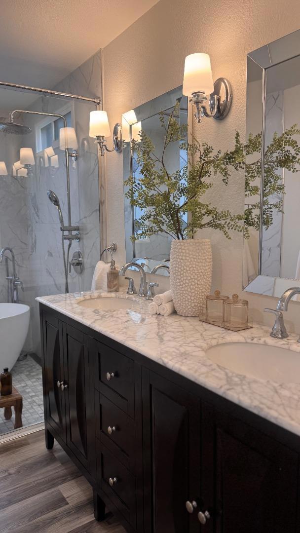 19940 Oakmont Drive, Los Gatos CA: https://media.crmls.org/mediaz/14676cea-d296-4d81-bdcd-26f856426884.jpg
