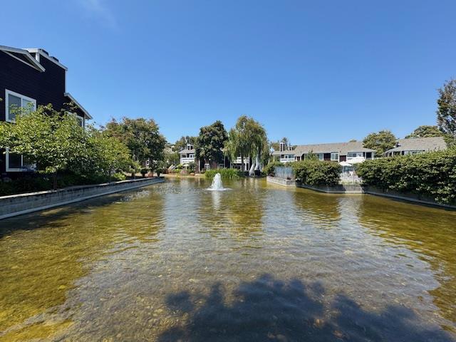 72 Bayside Court, Richmond CA: https://media.crmls.org/mediaz/14688970-875f-4977-a19b-4a954d3fe86e.jpg