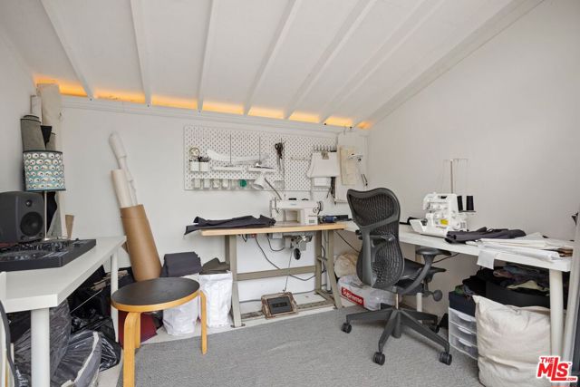 11121 Franklin Avenue, Culver City CA: https://media.crmls.org/mediaz/1468d9d2-0765-4319-aa6c-b3e500fa601a.jpg