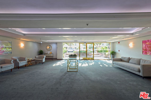 234 S Gale Drive, Beverly Hills CA: https://media.crmls.org/mediaz/14690223-17c6-459d-9486-400ee6cafb89.jpg