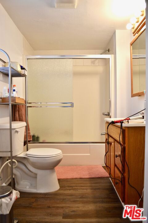 721 W 32nd Street, Los Angeles CA: https://media.crmls.org/mediaz/1469c152-4d99-418f-b823-090b16fb9e77.jpg