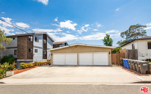2204 Carnegie Lane, Redondo Beach CA: https://media.crmls.org/mediaz/1469f267-f12e-438b-ba24-726b93510371.jpg