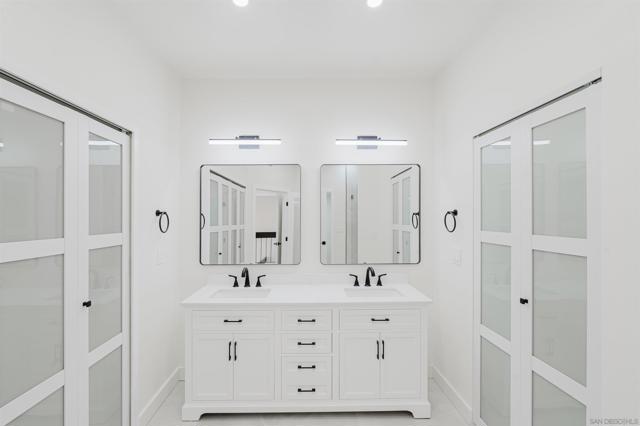 8206 Caminito Lacayo, La Jolla CA: https://media.crmls.org/mediaz/146a5dd4-5eac-4e8f-a181-7075810ba8b7.jpg
