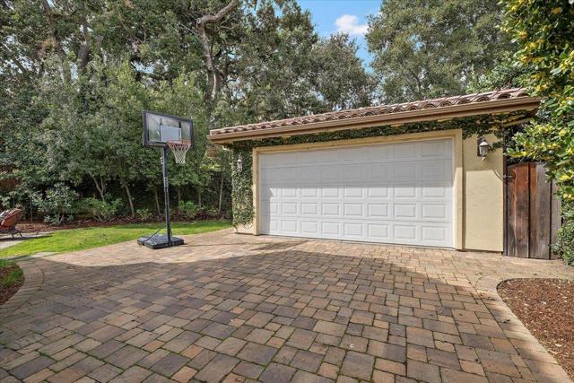 Image 34 of 35 For 933 Lundy Lane