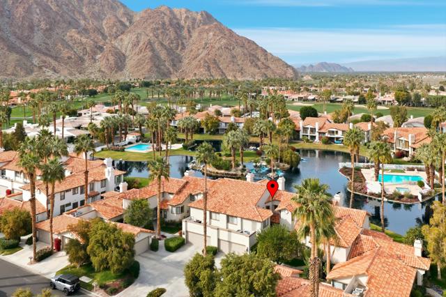 79798 Olympia, La Quinta CA: https://media.crmls.org/mediaz/146a8d30-aa7f-4614-a83b-bd2645bbc3aa.jpg