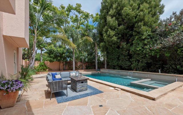 1107 Palm Avenue, San Mateo CA: https://media.crmls.org/mediaz/146af45d-574a-4a08-875c-5d1ac575ab38.jpg