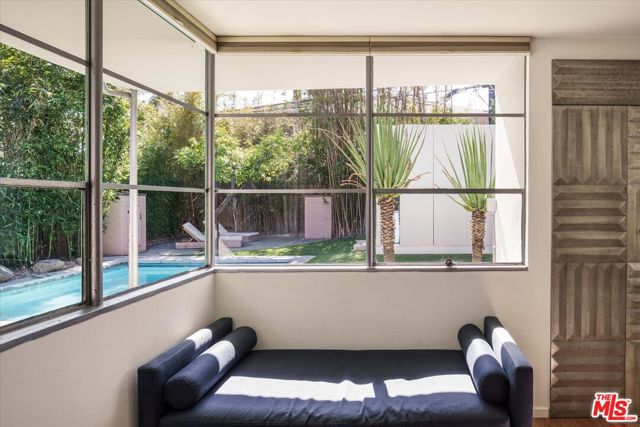 947 N Martel Avenue, Los Angeles CA: https://media.crmls.org/mediaz/146b452a-d0ea-44fb-bffc-0a9e5e68d303.jpg