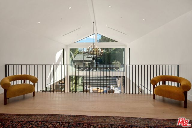 10444 Charing Cross Road, Los Angeles CA: https://media.crmls.org/mediaz/146c39b7-b907-419e-9c6f-02a3945e8b77.jpg