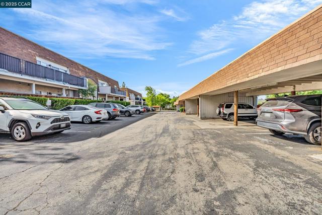 3641 Clayton Rd, Concord CA: https://media.crmls.org/mediaz/146c9ab5-2762-4b86-8f3c-aaa21ef2d9da.jpg