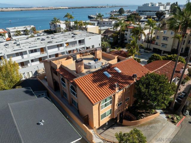 361 Rosecrans Street, San Diego CA: https://media.crmls.org/mediaz/146caeea-9314-49d4-ae60-eb347029b963.jpg