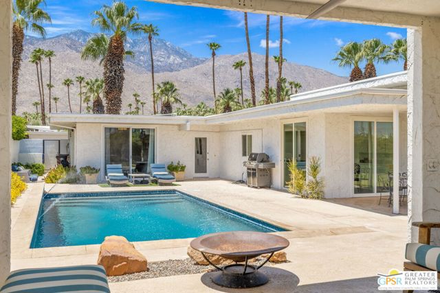2130 S Toledo Avenue, Palm Springs CA: https://media.crmls.org/mediaz/146ce60b-863a-4502-89ed-f608ab2ae224.jpg