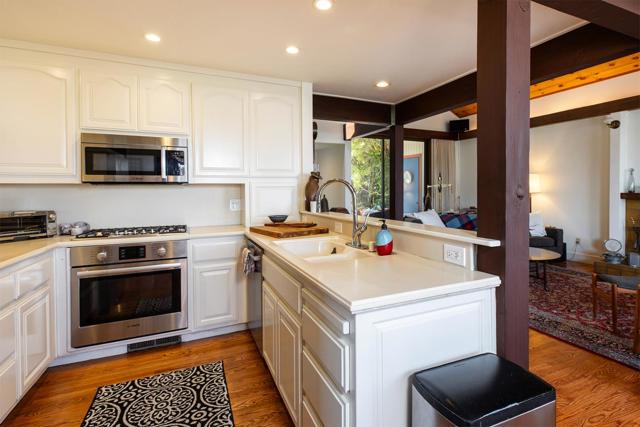 449 High Street, Santa Cruz CA: https://media.crmls.org/mediaz/146d27f0-73c2-4799-8999-e33710f716cf.jpg
