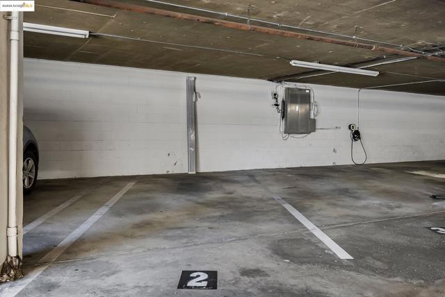 567 Oakland Ave., Oakland CA: https://media.crmls.org/mediaz/146d3194-f887-4e4e-b32a-7a1e599c4095.jpg