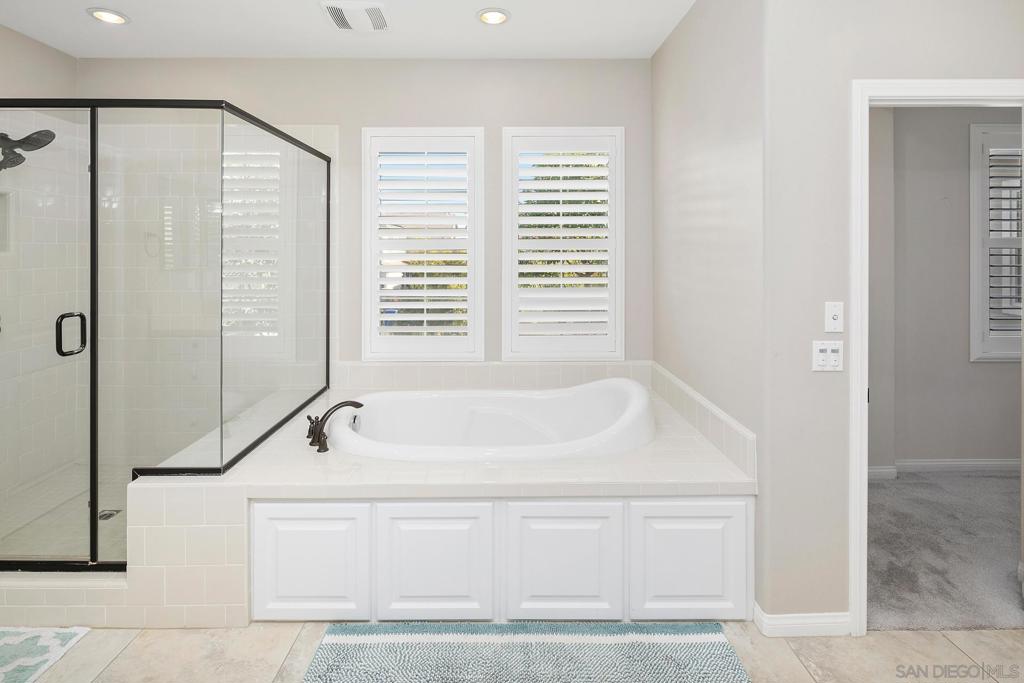 MLS #250042618SD image #23