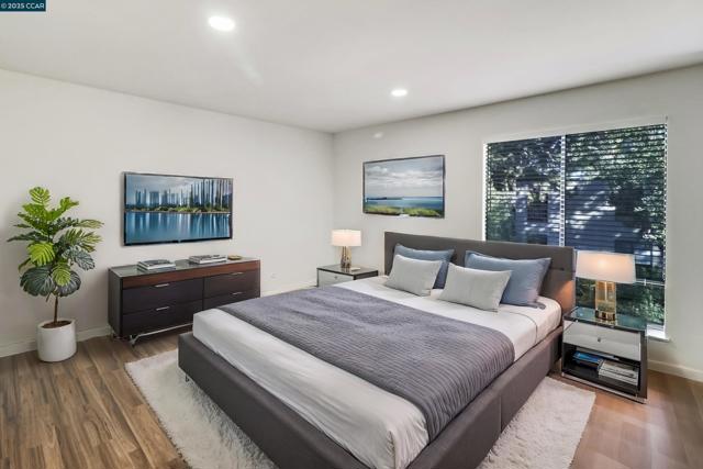 440 N Civic Dr, Walnut Creek CA: https://media.crmls.org/mediaz/146d4ae8-66de-47f3-8db6-5cd540ef8d83.jpg