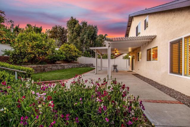 12216 Riesling Ct, San Diego CA: https://media.crmls.org/mediaz/146d723a-2c66-414b-95a6-2678069c7cce.jpg