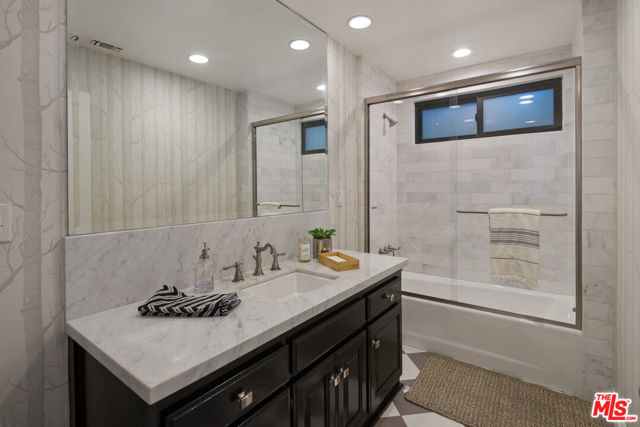 13439 Java Drive, Los Angeles CA: https://media.crmls.org/mediaz/146d75df-1eb5-48db-a27f-038d2c49be0c.jpg