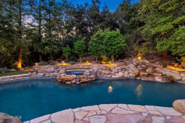 4953 Kilburn Court, Oak Park CA: https://media.crmls.org/mediaz/146dbb99-bea8-4415-8eb2-9161df6992a9.jpg