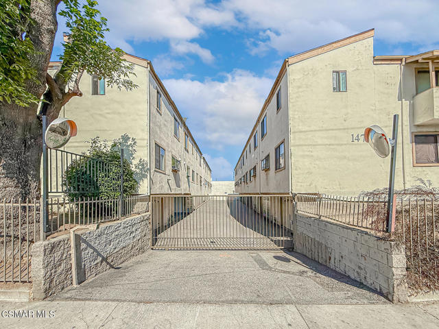 14715 Saticoy Street, Van Nuys CA: https://media.crmls.org/mediaz/146ddae7-bb5f-4b7d-b076-fbc4f3f3c9b7.jpg