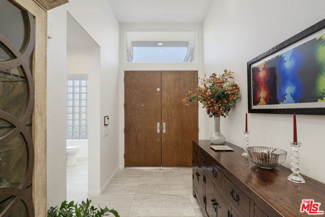 1708 Clear View Drive, Beverly Hills CA: https://media.crmls.org/mediaz/146e5964-0471-4e9d-bb72-734526d24001.jpg